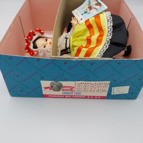 Vtg MADAME ALEXANDER Doll‎ GREECE #565 NNPW 1981 8" Retired INTERNATIONAL NIB - Picture 2 of 3